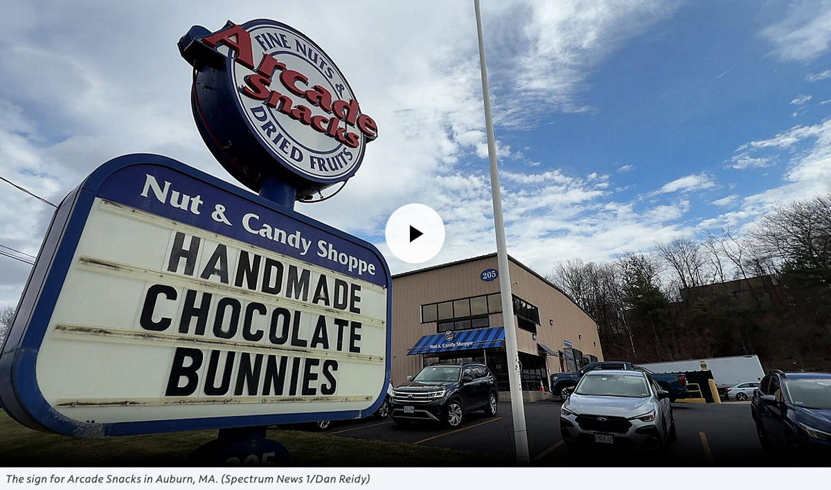 The sign for Arcade Snacks