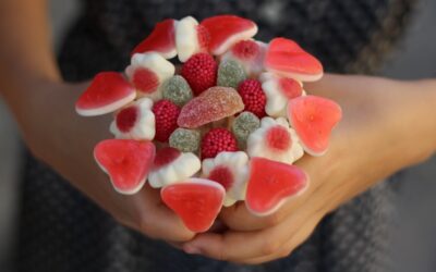 How to Make a Valentine’s Day Candy Bouquet